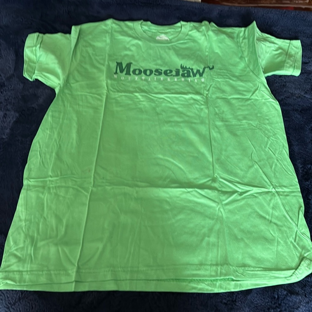 Moosejaw Mountaineering XXL T-Shirt.  Lime Green.  Brand New.